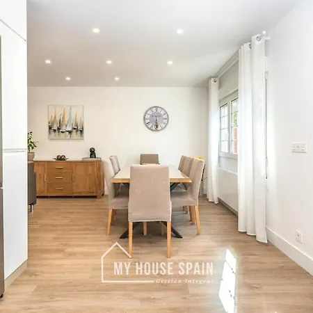 Сasa de vacaciones Myhousespain - Hermosa Casa Con Jardín En