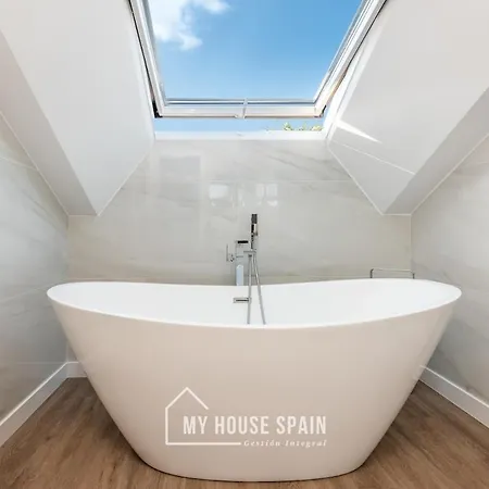 Сasa de vacaciones Myhousespain - Hermosa Casa Con Jardín En Gijón
